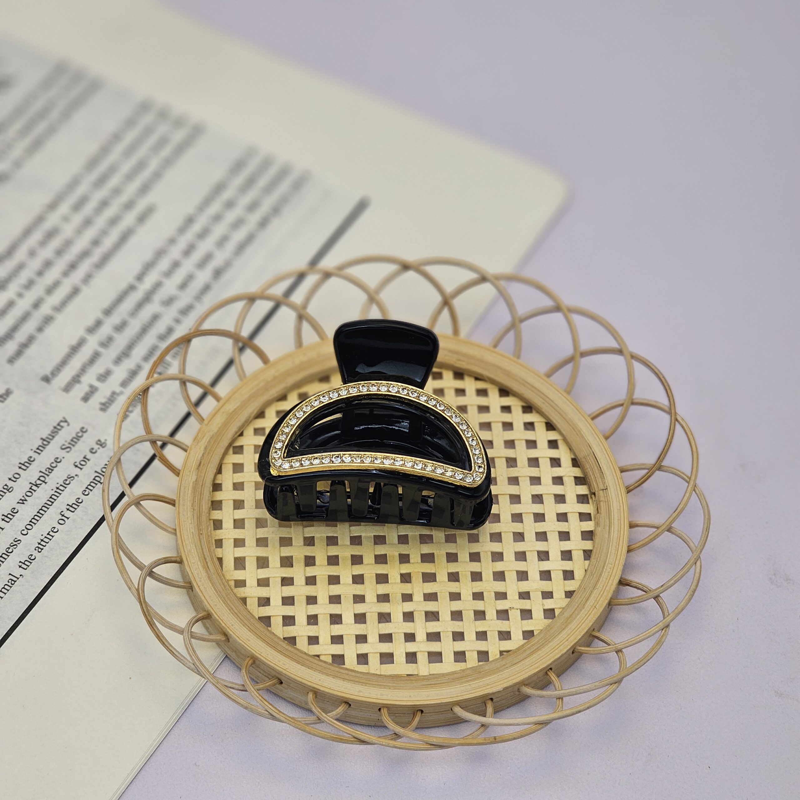 20251013_101509 کلیپس مشکی کوچک نگین دار